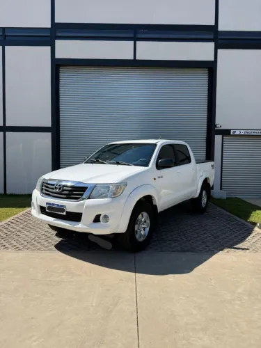 Toyota Hilux CD D4-d 4X4 2.5 16V 102cv TB Dies. 2012