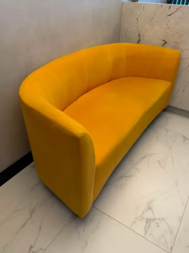 Sofá Mostarda - Design Moderno e Sofisticado