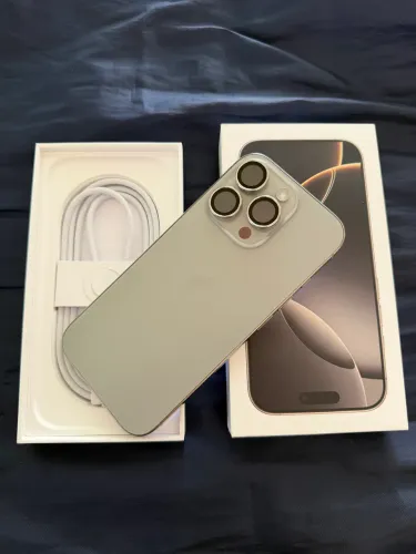 iPhone 16 Pro 256GB - Titanium | 95% de Bateria | Impecável