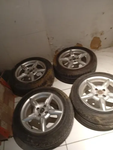 4 pneus