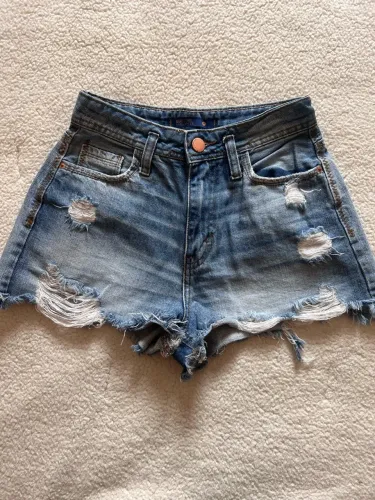 Shorts jeans Destroyed tamanho 34