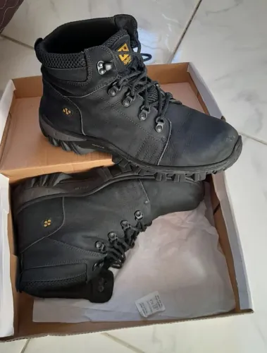 Tênis / Bota