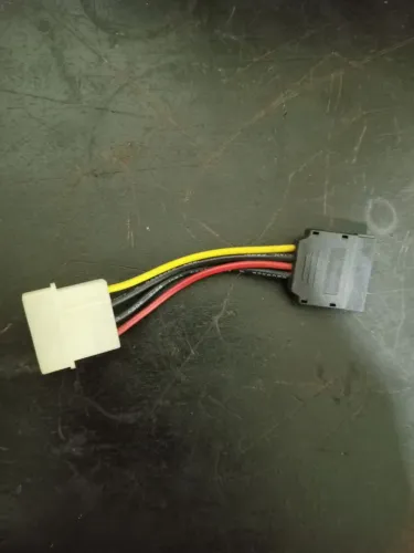 Cabo Adaptador de Alimentação Molex 4 Pinos para SATA (Fonte PC)