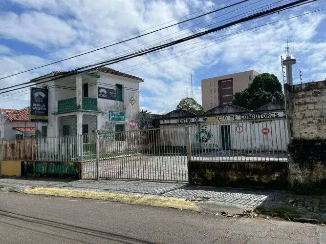 Casa para Venda em João Pessoa, Centro, 4 dormitórios, 2 suítes, 3 banheiros, 10 vagas