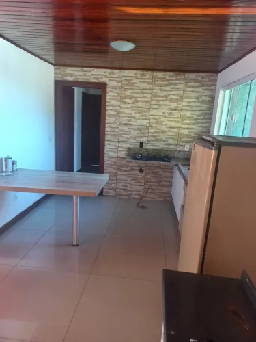 Alugo casa segundo piso.
