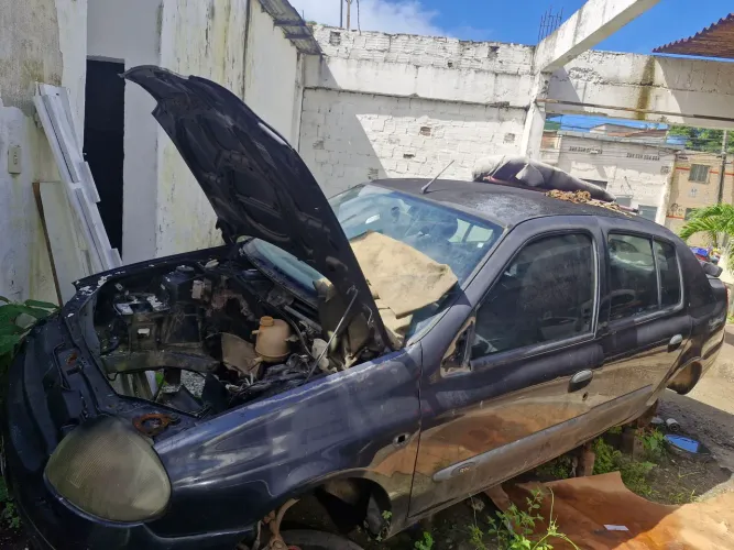 Renault Clio Rn/alize/expr./1.0 Hi-power 16V 5P 2003