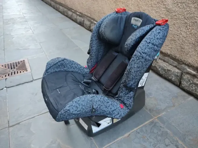 Cadeirinha de criança Burigotto Matrix Evolution para veículo