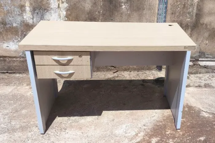 Mesa de escritório em MDF com duas gavetas n°5 | Somente retirada em mãos