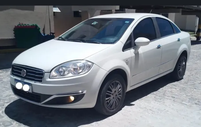 Fiat Linea Essence 1.8 Flex 16V 4P 2016