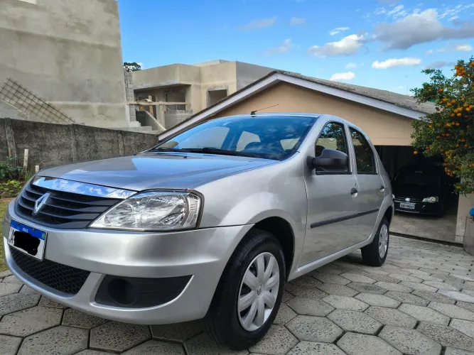 Renault Logan Authentique Hi-flex 1.0 16V 4P 2013