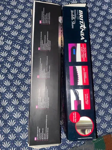 Vendo 2 Escova de Cabelo Uma Secadora e A Outra Alisadora 