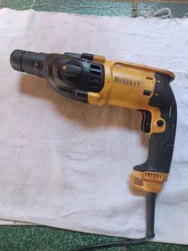 Martelete Dewalt,usada, funcionando perfeitamente,não faço a entrega,tem q vir buscar!!