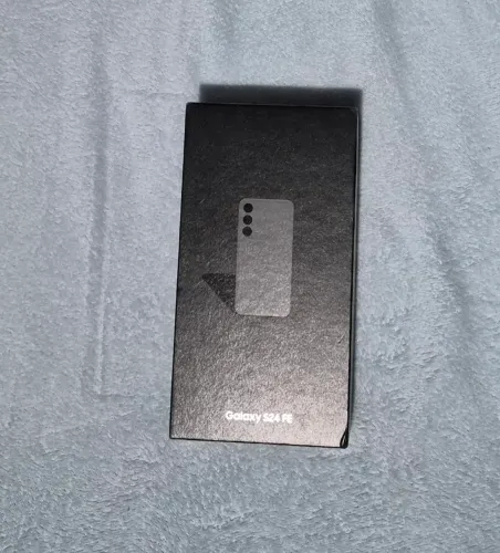 Vendo um S24 F,E com 1 ano de uso, na caixa, com nota fiscal em perfeito estado semi-novo