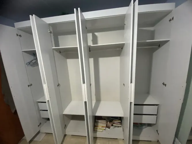 Guarda roupa 8 portas