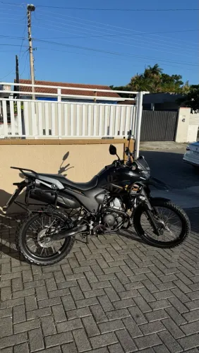 Vendo moto XTZ LANDER 250 cc - preta