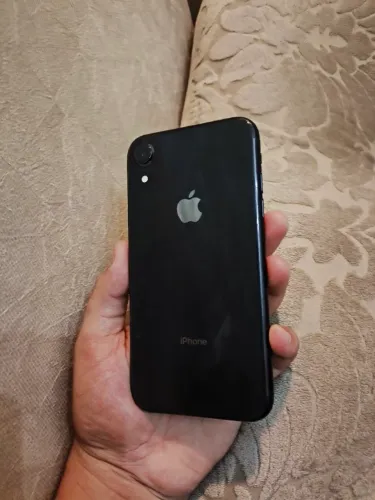 iPhone XR 64 GB ? semi novo