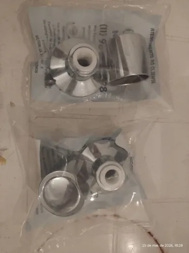 Acabamentos novos 2 peças por 25,00...cromado ABS