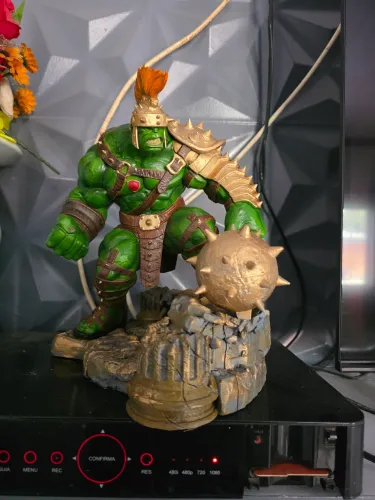 Action figure HULK