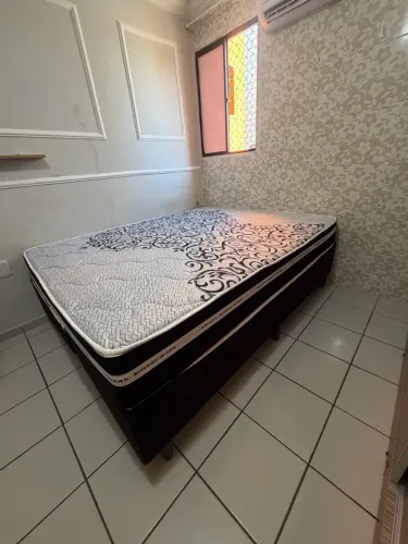 Cama queen 