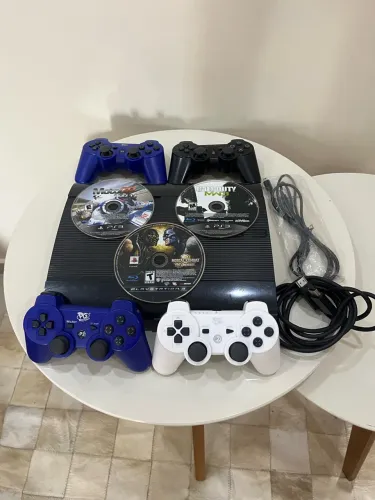 PS3 SUPER SLIM 500gb + 4 CONTROLES + ADICIONAIS