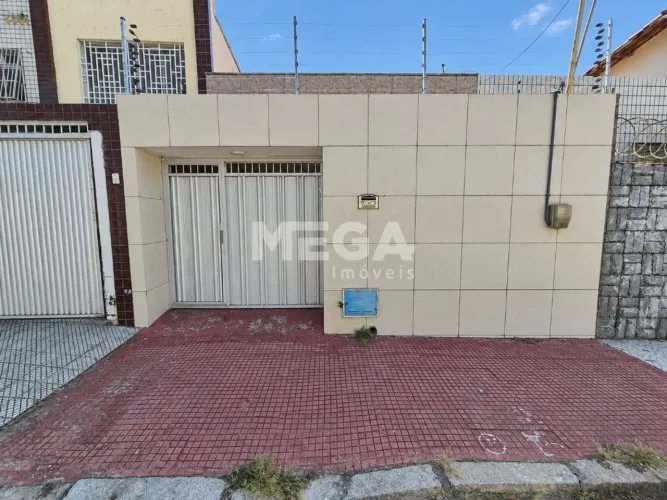 Casa com 3 quartos no bairro Centro em Fortaleza, CE