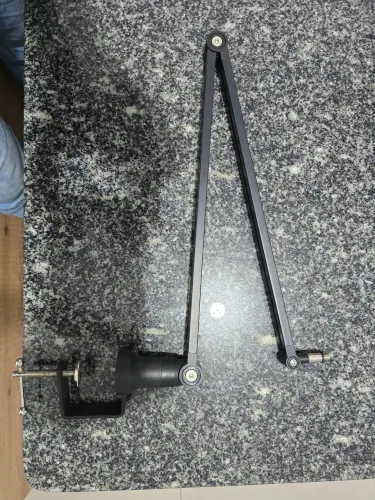 Braço articulado para o microfone