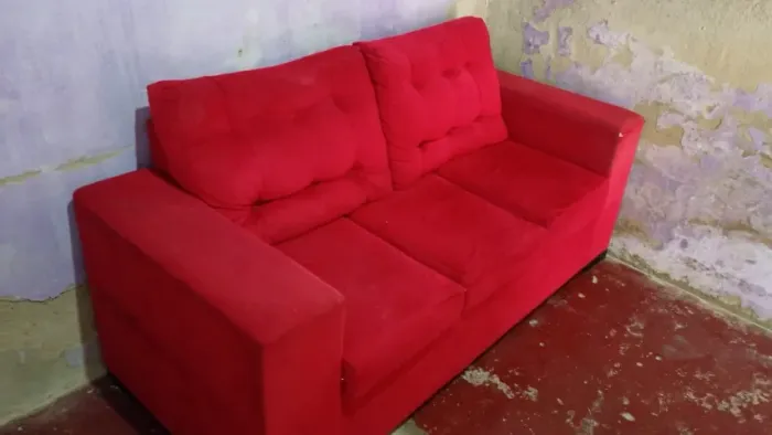 Sofá de três lugares