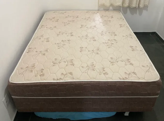 Cama Box casal - SEMI NOVA!!