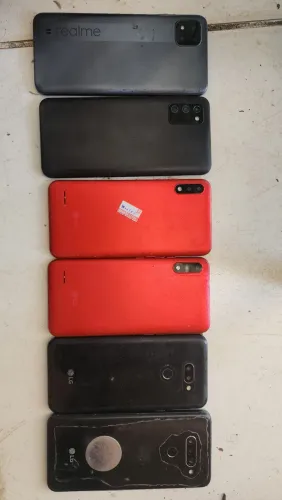 Lente com seis celulares pra quem quiser colocar a tela