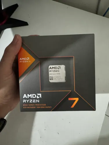 AM5 Ryzen 7 8700G (LACRADO)