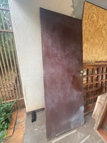 Porta de madeira de ,80 cm
