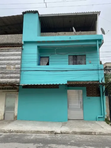 TERRENO COM 6 IMÓVEIS - ÓTIMA RENDA DE ALUGUEL - QUEIMADOS
