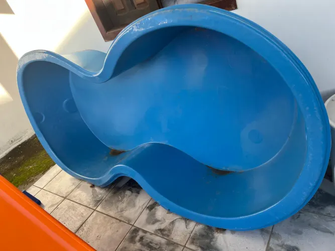 Vendo piscina de 2mil litros