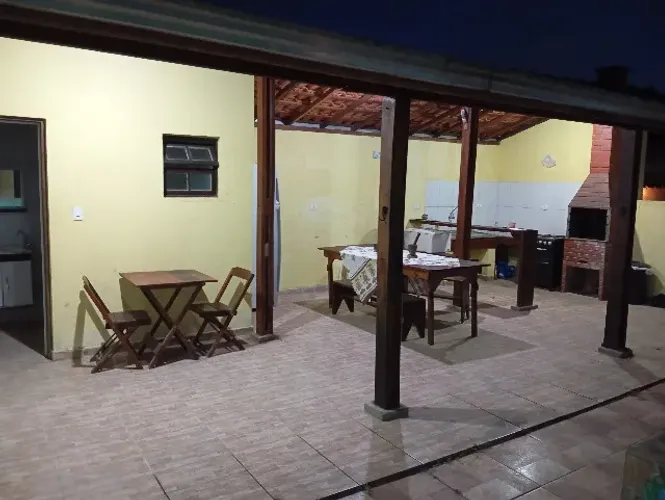 Casa de Temporada em Mongaguá, com piscina, 2 quartos