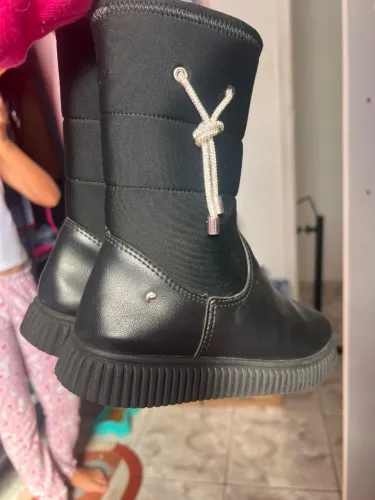 Bota preta infantil