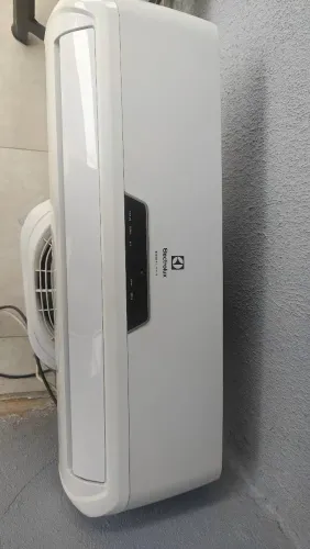 Ar condicionado Eletrolux 9.000 BTUs Frio , Leia a descrição !! 
