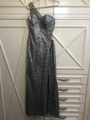 VESTIDO PARA FESTAS TODO EM PAETÊ