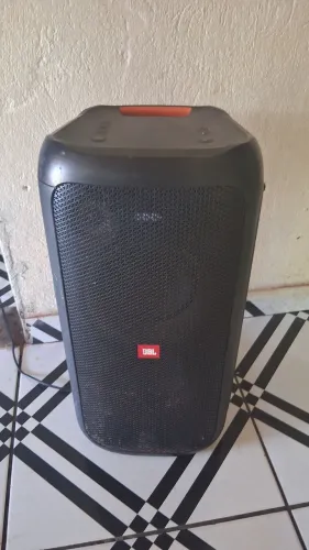 Vede-se caixa jbl partybox100
