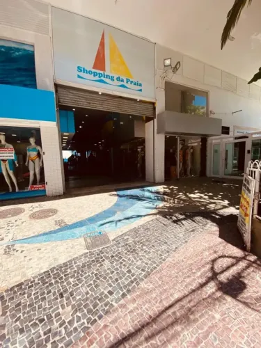 Loja no Shopping da Praia no Pé da Areia da Praia do Forte em Cabo Frio
