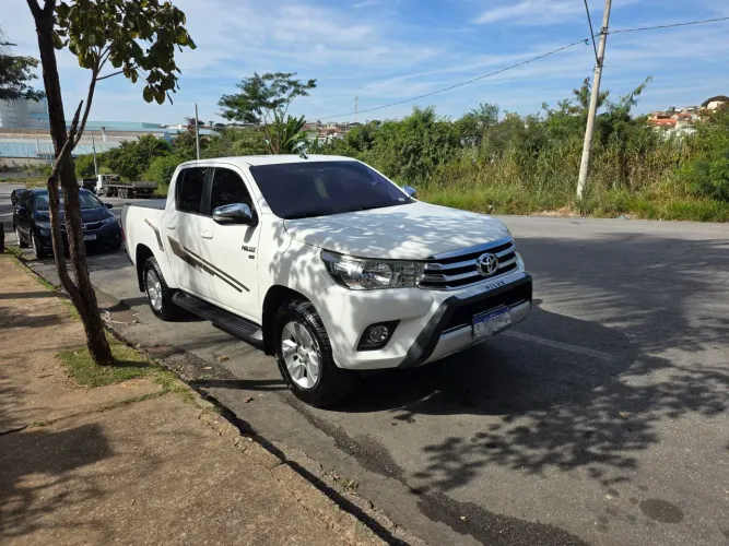 Toyota Hilux CD SRV 4X2 2.7 Flex 16V Aut. 2017