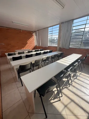 Bancadas para sala de treinamento