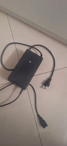 Carregador bicicleta eletrica com.bateria chumbo
