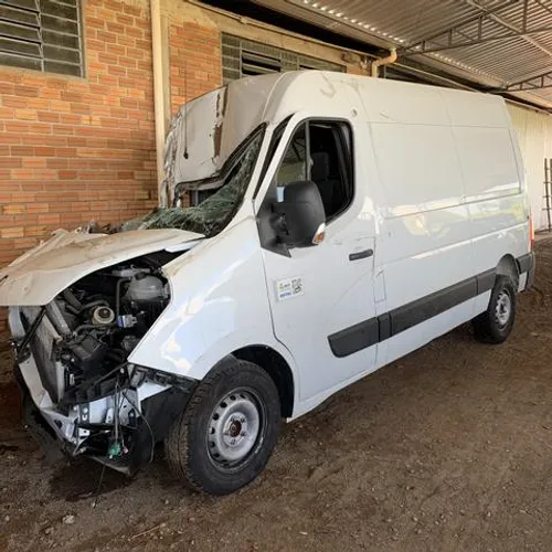 Sucata de renault master 2.3 furgão 2018 pra retirar peças