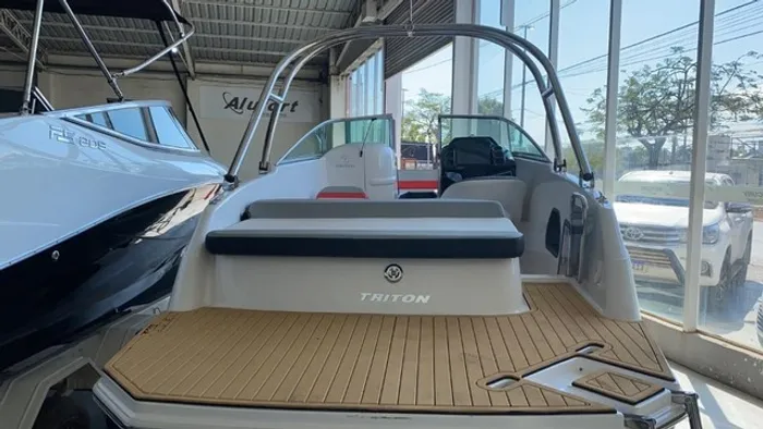 Lancha Triton 230 Open - (23 pés) - Ñ e FS/Solara/NX/Focker