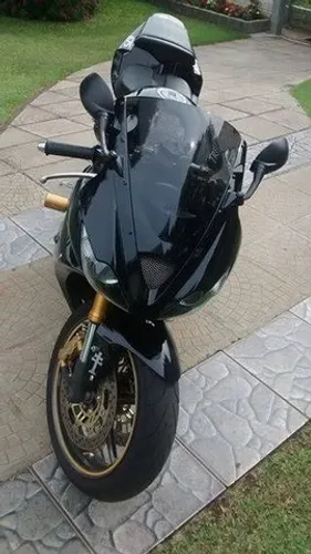 Sucata de moto para retirada de peças Triumph Daytona 2008