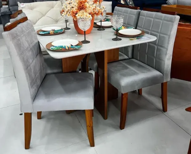 MESA DE JANTAR CADEIRAS EM MADEIRA MACIÇA