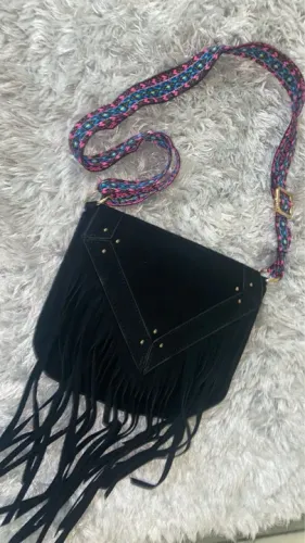 Bolsa de Ombro com Franjas - Preta