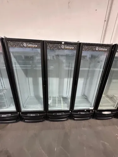 Cervejeira 3 portas 1450 litros Gelopar 