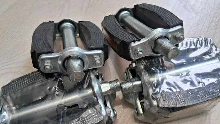 Pedais rosca fina novos 