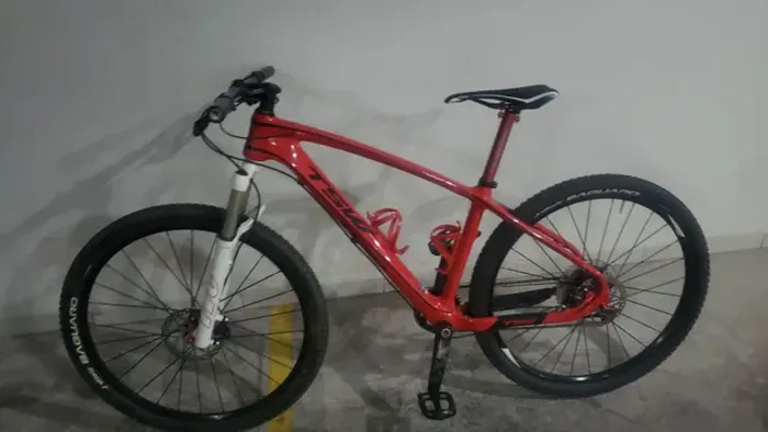 Vendo Bicicleta mtb carbono tsw